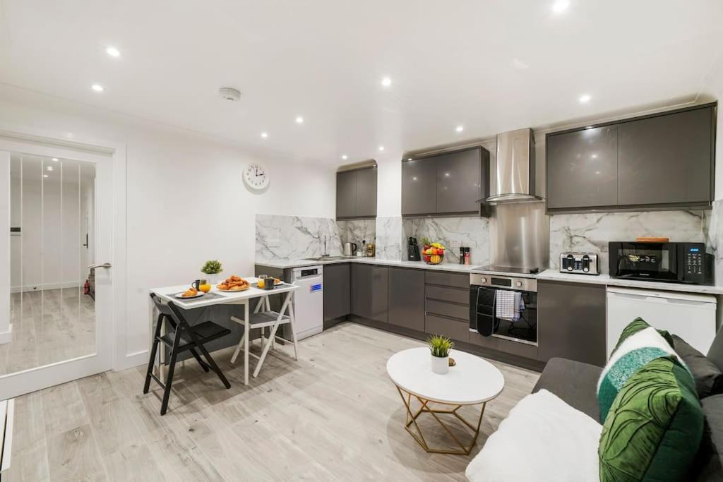 Modern 2 Bedroom Apartment In The Heart Of London Exterior foto